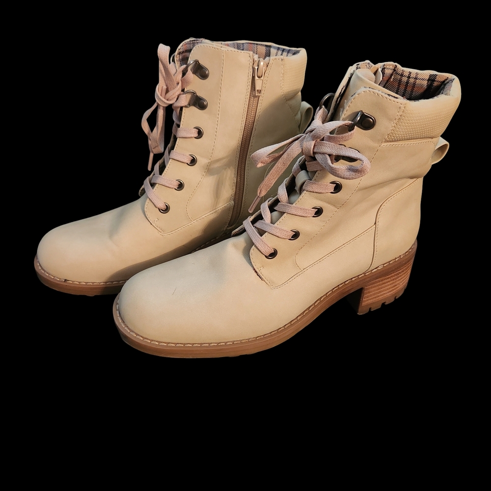 Crown Vintage Cream Lace Up Boots with Quilted Collar